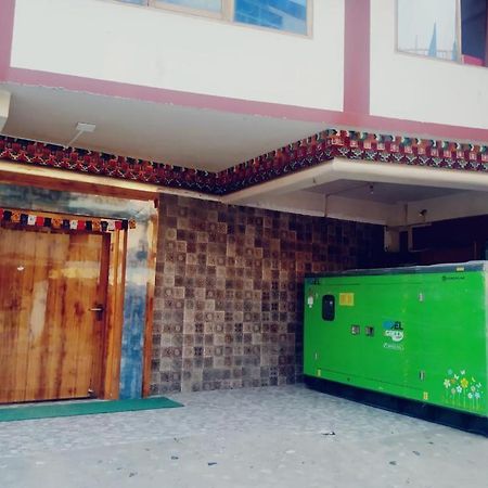 Hotel Diliphu Bomdila Экстерьер фото