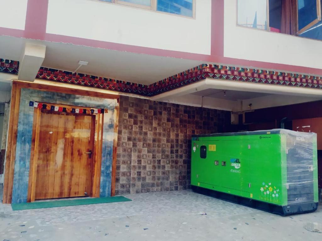 Hotel Diliphu Bomdila Экстерьер фото